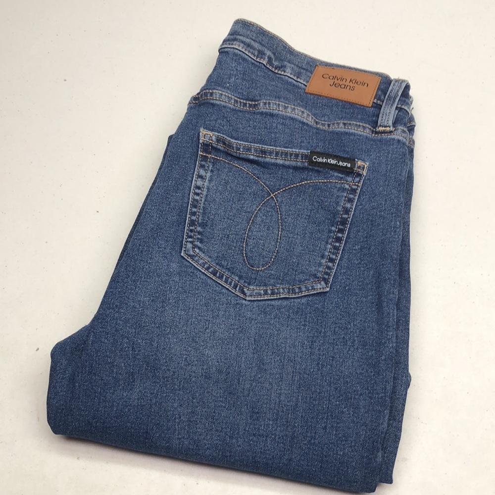 LIKE NEW CALVIN KLEIN VINTAGE HIGH-RISE FLARE JEANS 8/29x28 ⭐️